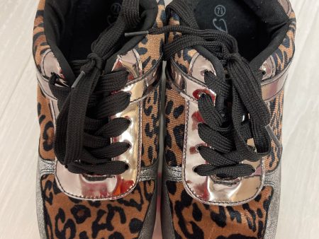 Shoes Sneakers By Forever In Animal Print, Size: 7.5 For Sale