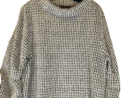 Sweater By Vince Camuto In Grey, Size: L on Sale